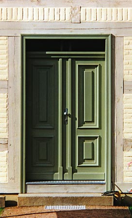 Foto 4 zu: BSN. Sanierung "Kasernenstuben" - denkmalgerechte Sanierung und Dachgeschossausbau eines Baublocks der ehemaligen "Kasernenstuben" zu sechs Eigentumswohnungen, Neuruppin, 1997-1999, Architekt: Jo Sollich 
 Foto: Jo Sollich