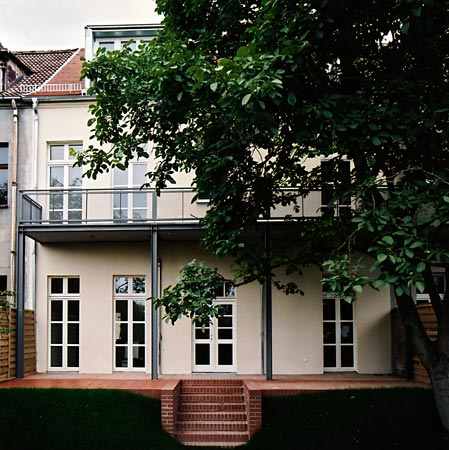Foto 5 zu: Sanierung eines Barockhauses - denkmalgerechte Sanierung, Umbau und Dachgeschossausbau eines Stadtpalais der zweiten barocken Stadterweiterung mit zwei Gewerbeeinheiten und einer Wohnung, Potsdam, 1999-2000, Architekt: Jo Sollich 
 Foto: Jo Sollich