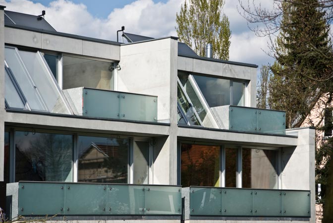 Foto 4 zu: EAB. Neubau von drei Einfamilienhäusern - Baugruppe im KfW 60-Standard, Berlin-Steglitz/Zehlendorf, 2003-2005, Architekt: Jo Sollich 
 Foto: Doris Reichel