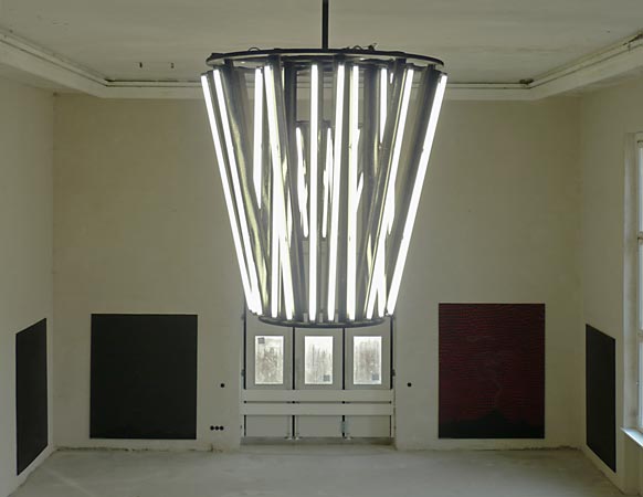 Foto 8 zu: KAW. Kasino am Weinberg - denkmalgerechte Sanierung und Umbau eines ehemaligen Offizierskasinos (Architekt: Robert Kisch, Baujahr: 1936) zu einem Ateliergebäude sowie Entwurf für einen Neubau eines weiteren Ateliergebäudes und einer Turmskulptur, Neuruppin, 2006-2010, Architekt: Jo Sollich
