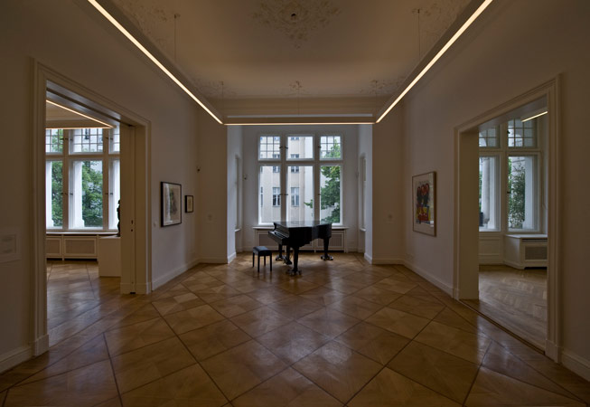 Foto 3 zu: MAR. Umstrukturierung eines Gründerzeithauses - Um- und Ausbau zweier Hofetagen zu einer Salonetage mit Gästeappartement, Büroräumen und Wohnungen, Gestaltung des Eingangsbereichs, Hofgestaltung, Berlin-Charlottenburg, 2011-2012, Architekt: Jo Sollich