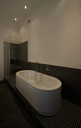 Foto 22 zu: MAR. Umstrukturierung eines Gründerzeithauses - Um- und Ausbau zweier Hofetagen zu einer Salonetage mit Gästeappartement, Büroräumen und Wohnungen, Gestaltung des Eingangsbereichs, Hofgestaltung, Berlin-Charlottenburg, 2011-2012, Architekt: Jo Sollich