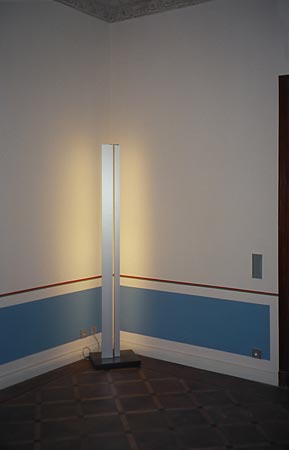Foto 3 zu: ORA. Salonetage, Koch-Club und Boarding-Appartements im Kunsthof - Umbau des ehemaligen Restaurants "Adermann" zu einer Salonetage, Einrichtung von Profiküchen im Souterrain für einen Koch-Club, Ausbau von 11 Wohnungen zu Boarding-Appartements, Berlin-Mitte, 2002-2003, Architekt: Jo Sollich