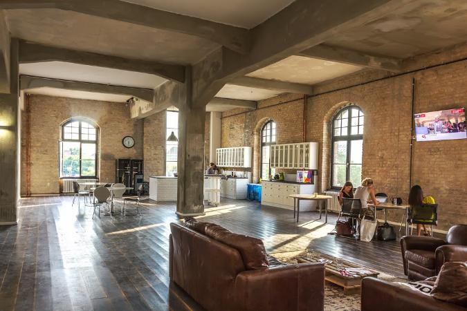 Bild 11 zu: Postbahnhof am Ostbahnhof Berlin, 2013-2014, Architekt: Jo Sollich 
 Foto: Post blogspot