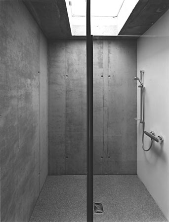 Foto 14 zu: TES-2. Erweiterung für TES Frontdesign - Errichtung eines fünfgeschossigen Produktions- und Verwaltungsgebäudes, Neuruppin, 2000-2002, Architekt: Jo Sollich 
 Foto: Peter Thieme