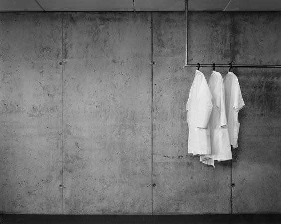 Foto 21 zu: TES-2. Erweiterung für TES Frontdesign - Errichtung eines fünfgeschossigen Produktions- und Verwaltungsgebäudes, Neuruppin, 2000-2002, Architekt: Jo Sollich 
 Foto: Peter Thieme